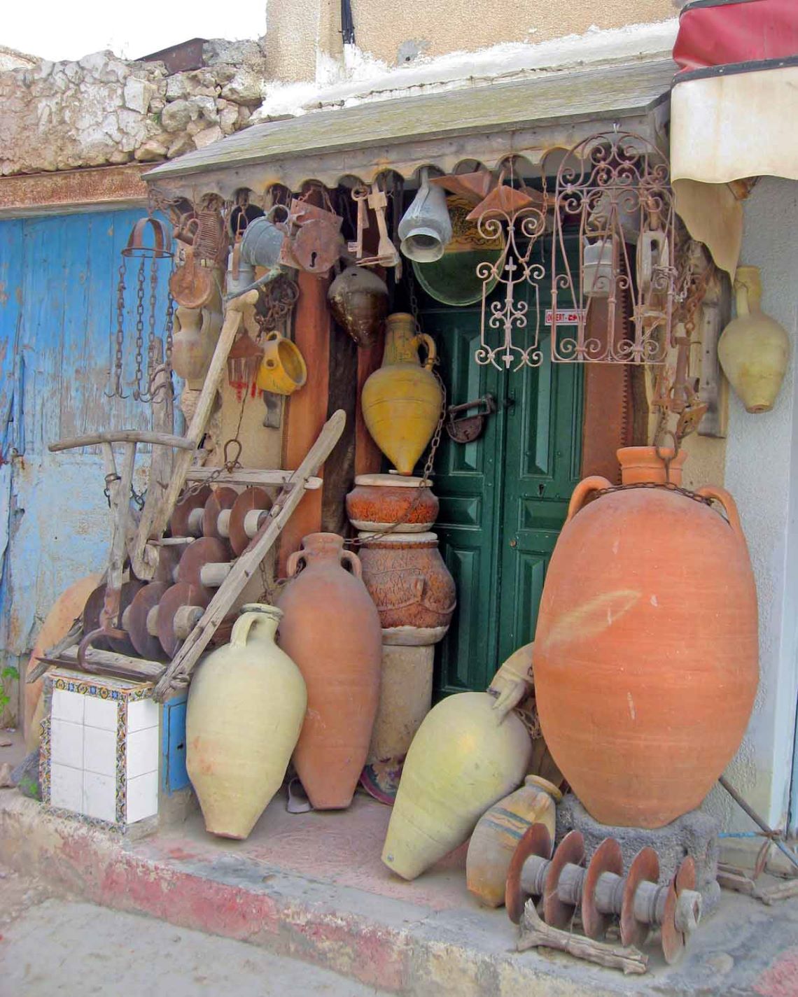 Tunisia-pots-terracotta