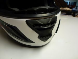 X Lite has 4 chin bar vents