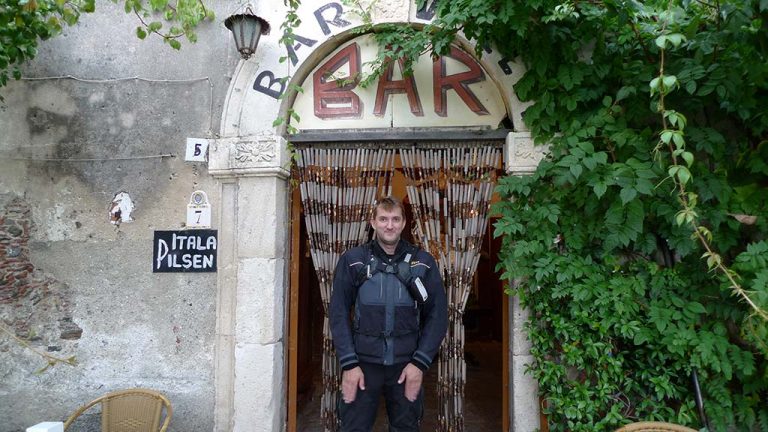 ABR3-grown-up-gap-year-Bar-Vitelli-Sicily-pic-2