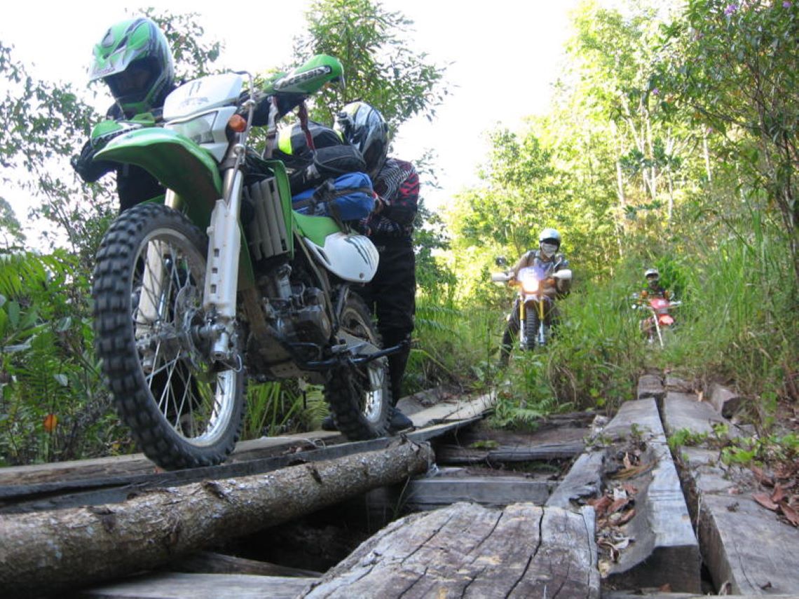Borneo-bridge-bike