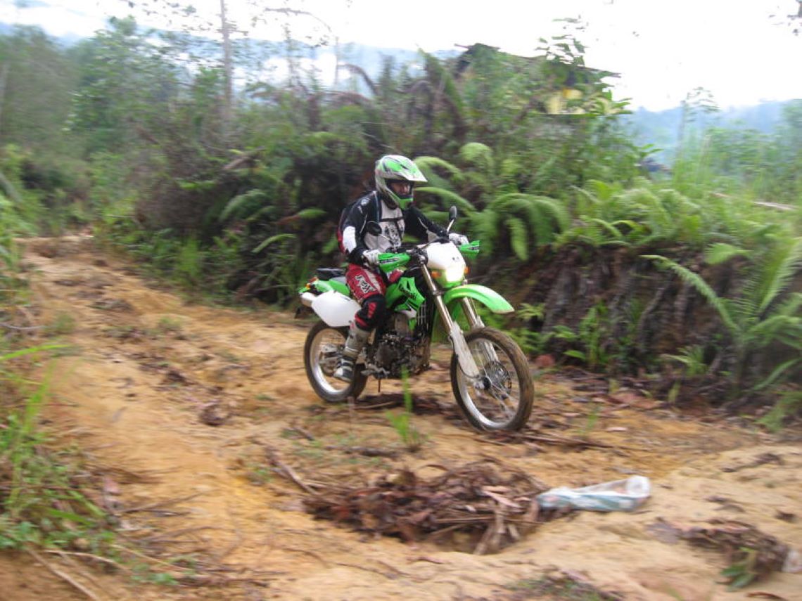 Borneo-marak-parak-to-poring