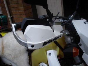 DRZ400S-bark-buster-hand-guards