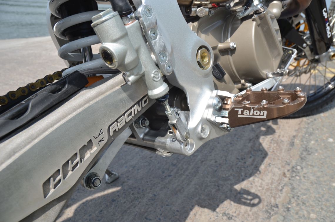 Optional Talon footpegs