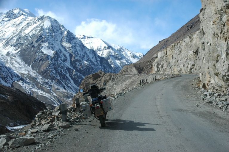 Pakistan-RTW-Snow