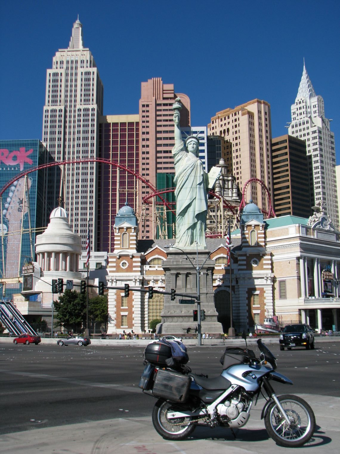 USA-Vegas-Statue-of-Liberty