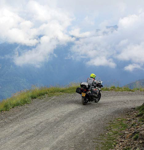 heart stopping cliff roads