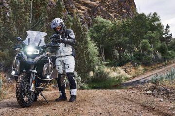 REV'IT! adventure biking gear dominator 3