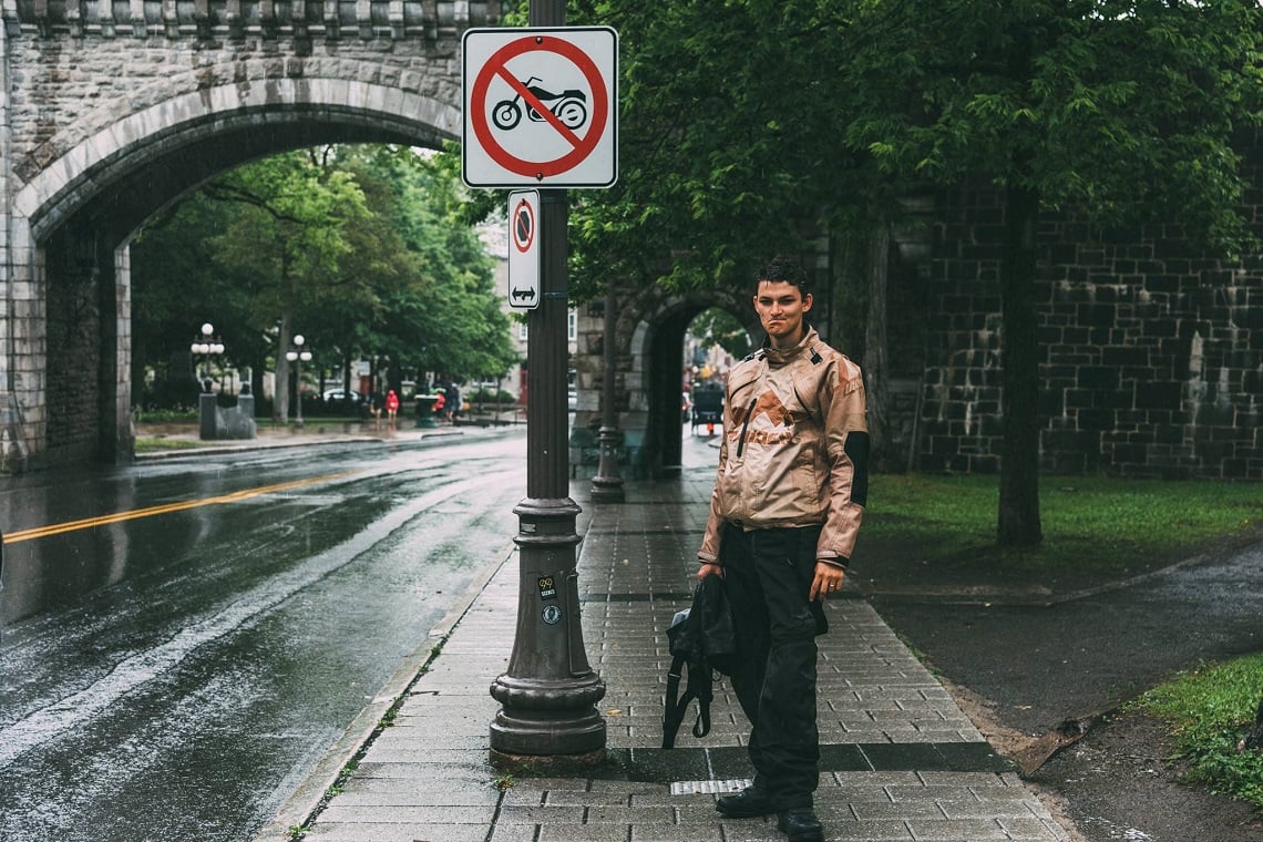 This sign in Quebec city is enough to put a dampner on any adventure biker’s mood