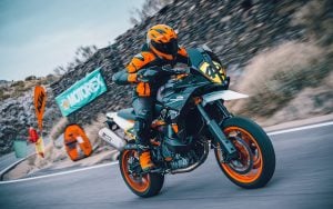 Inside the new KTM 890 SMT