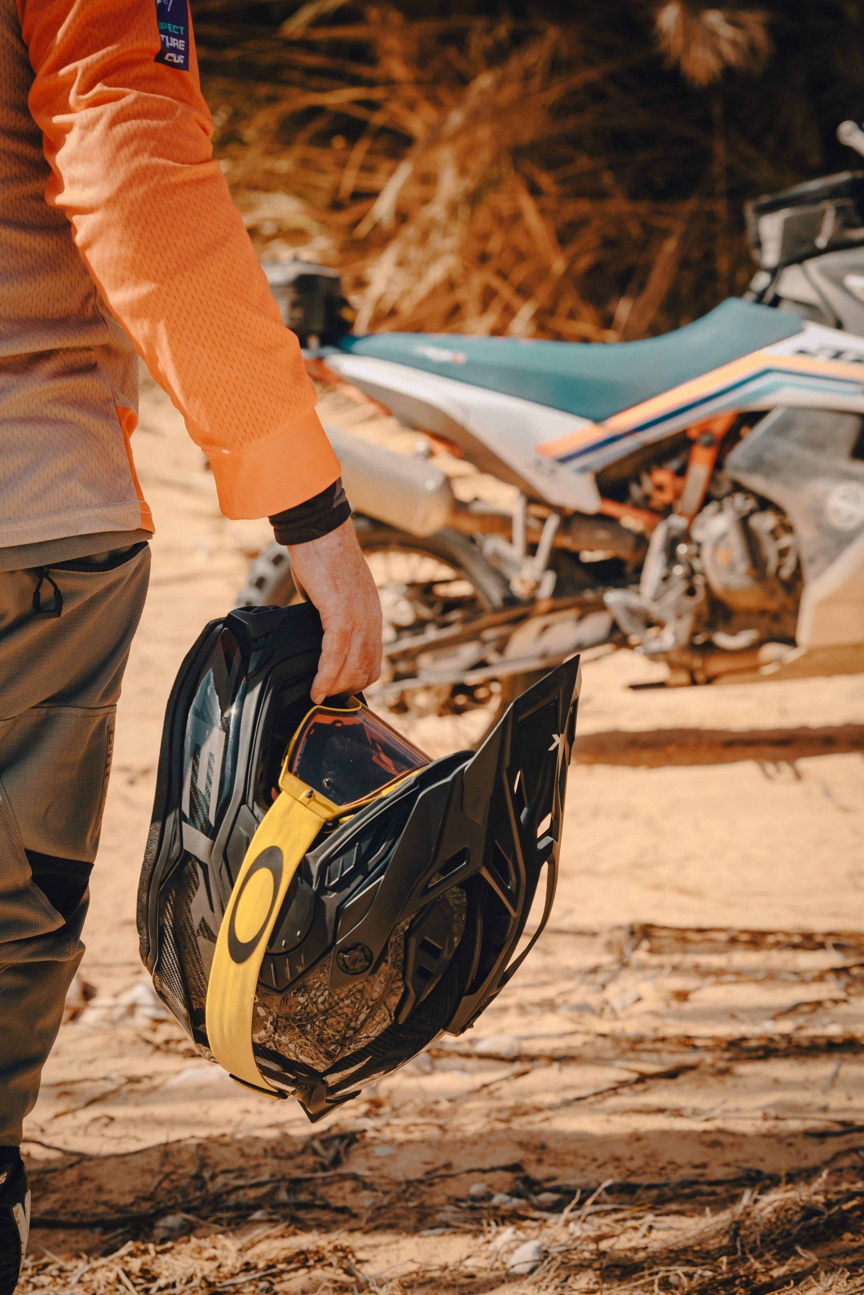 person carrying a NEXX X.RALLY X-PRO CARBON